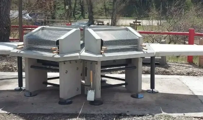 Barbecue collectif Fusion Grill accessible aux personnes à mobilité réduite