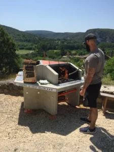 Cuisine extérieure au barbecue : les meilleurs moments de convivialité.